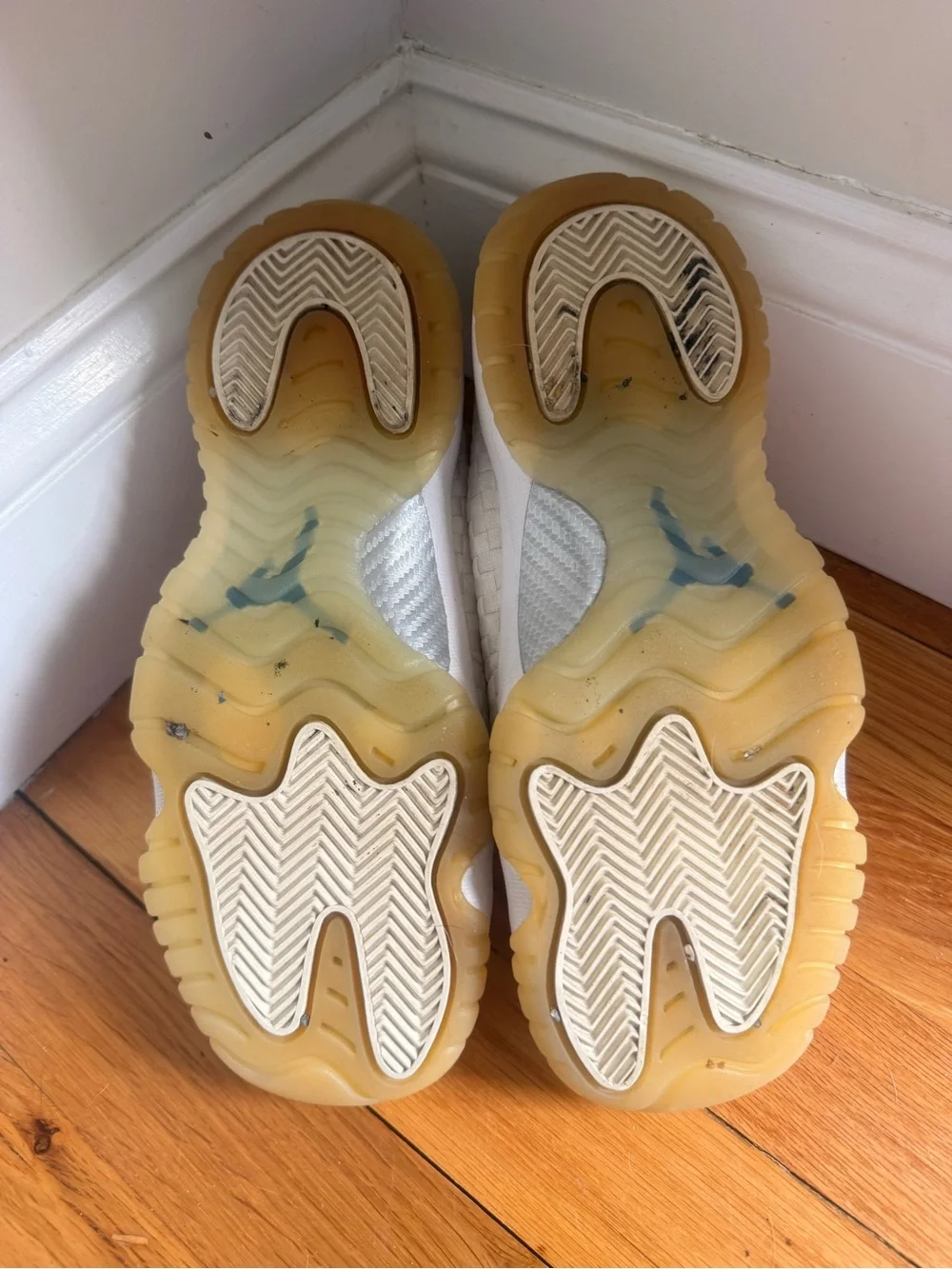 Jordan Future Phantom Shoes Size‎ 6.5Y Youth Boys Cream White